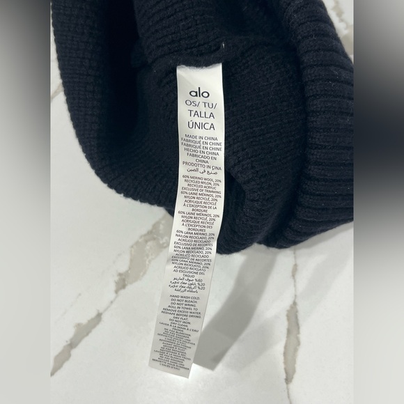 NWT ALO  Knit Hat - Picture 3 of 5